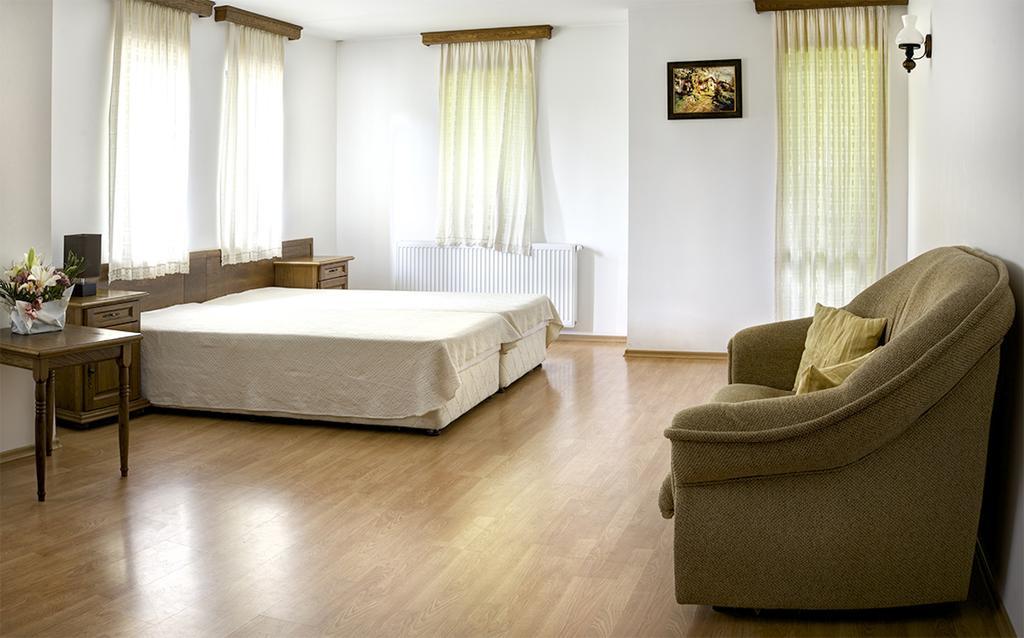 Strannopriemnitsa Guest House Bozhentsi Phòng bức ảnh